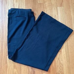 J. Jill ponte knit pant ⭐️ navy blue ⭐️ pockets  ⭐️ size M petite⭐️